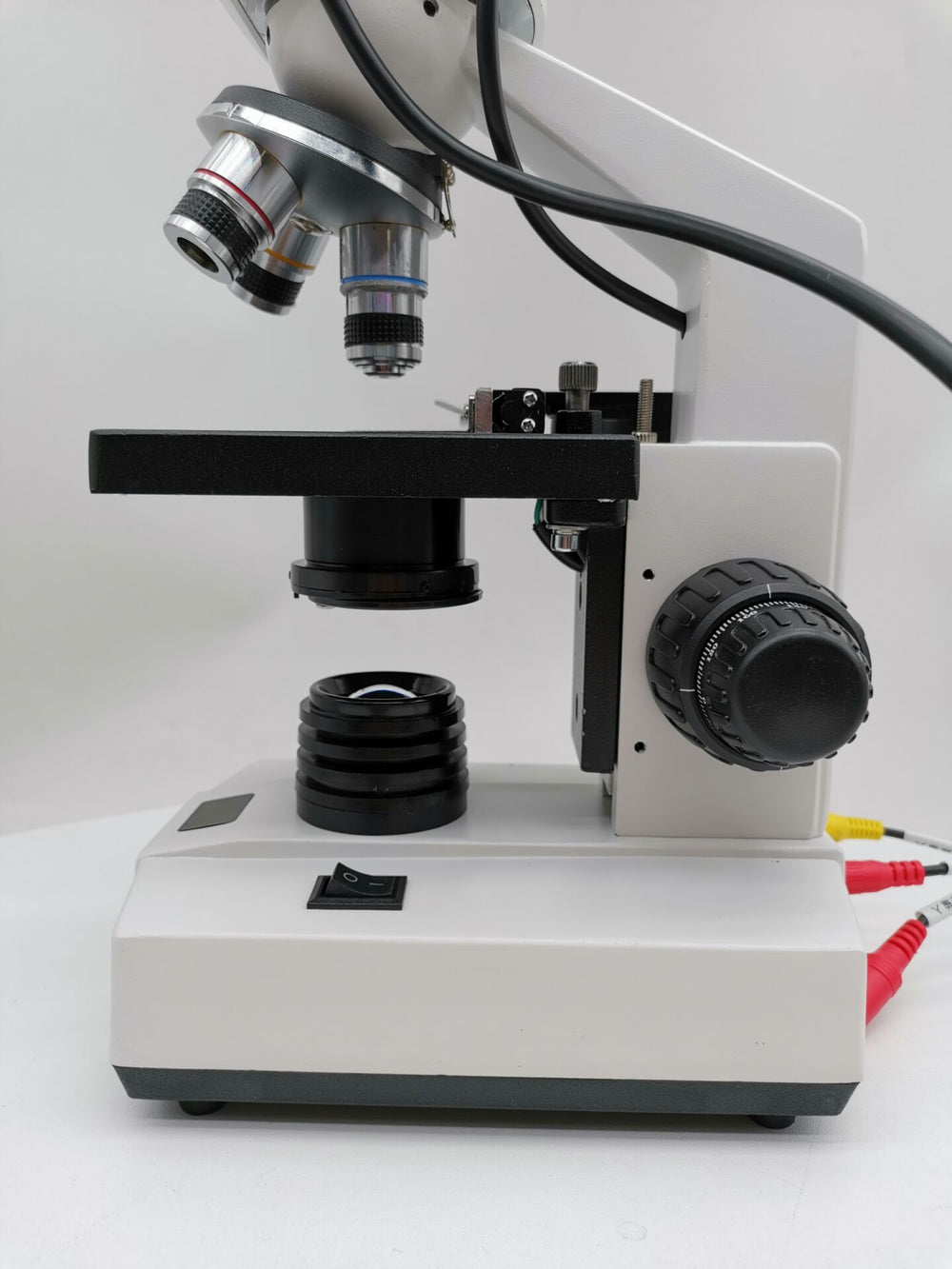 Microscope biologique avec affichage numérique et plaque chauffante